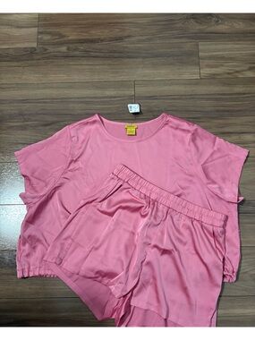 Silk Crop Top Short Set - Short Sleeve Top & Elastic Waist Shorts